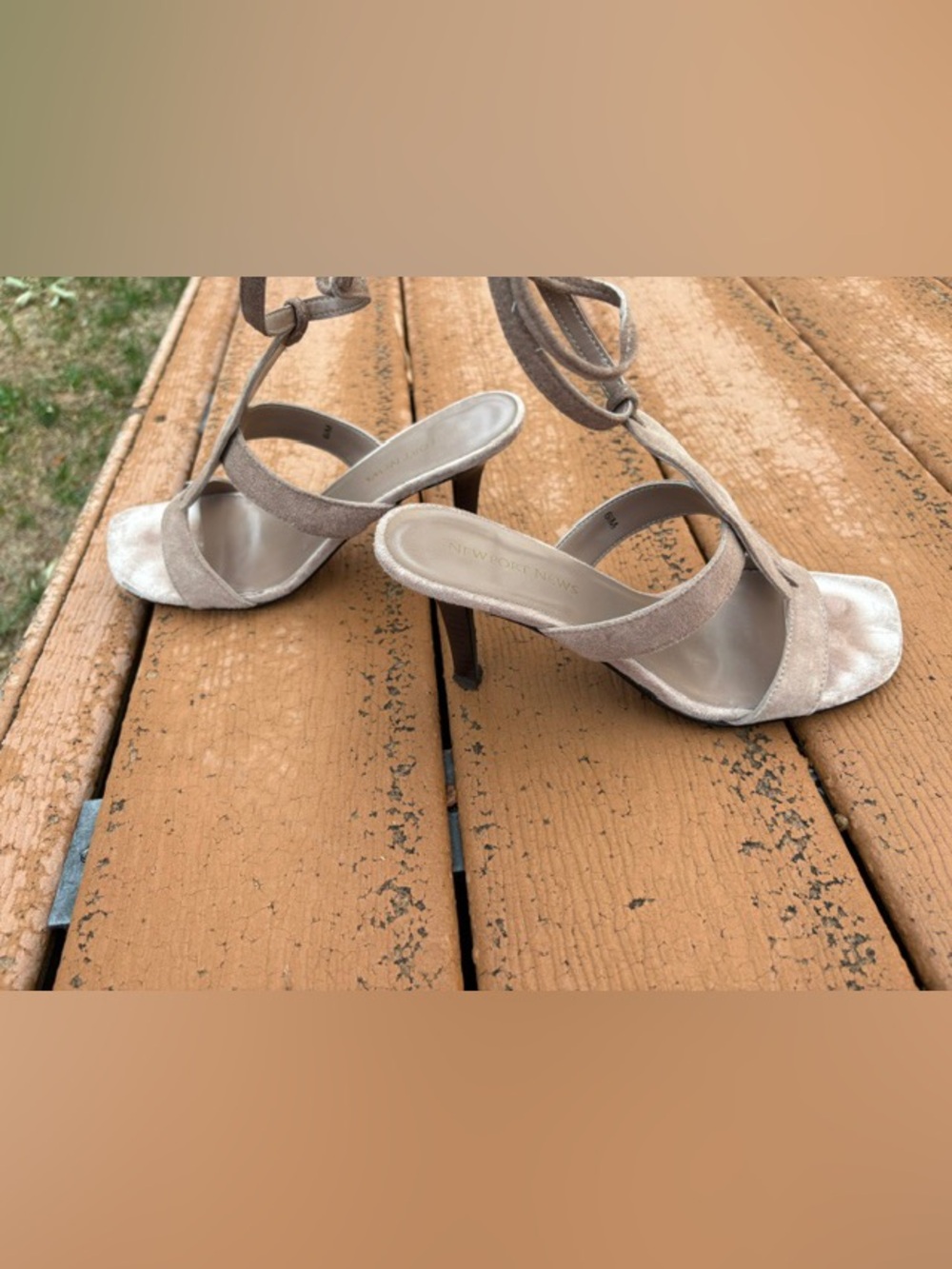 Y2K Newport News Leather Beige Suede Ankle Tie Heels gently worn womens size 6